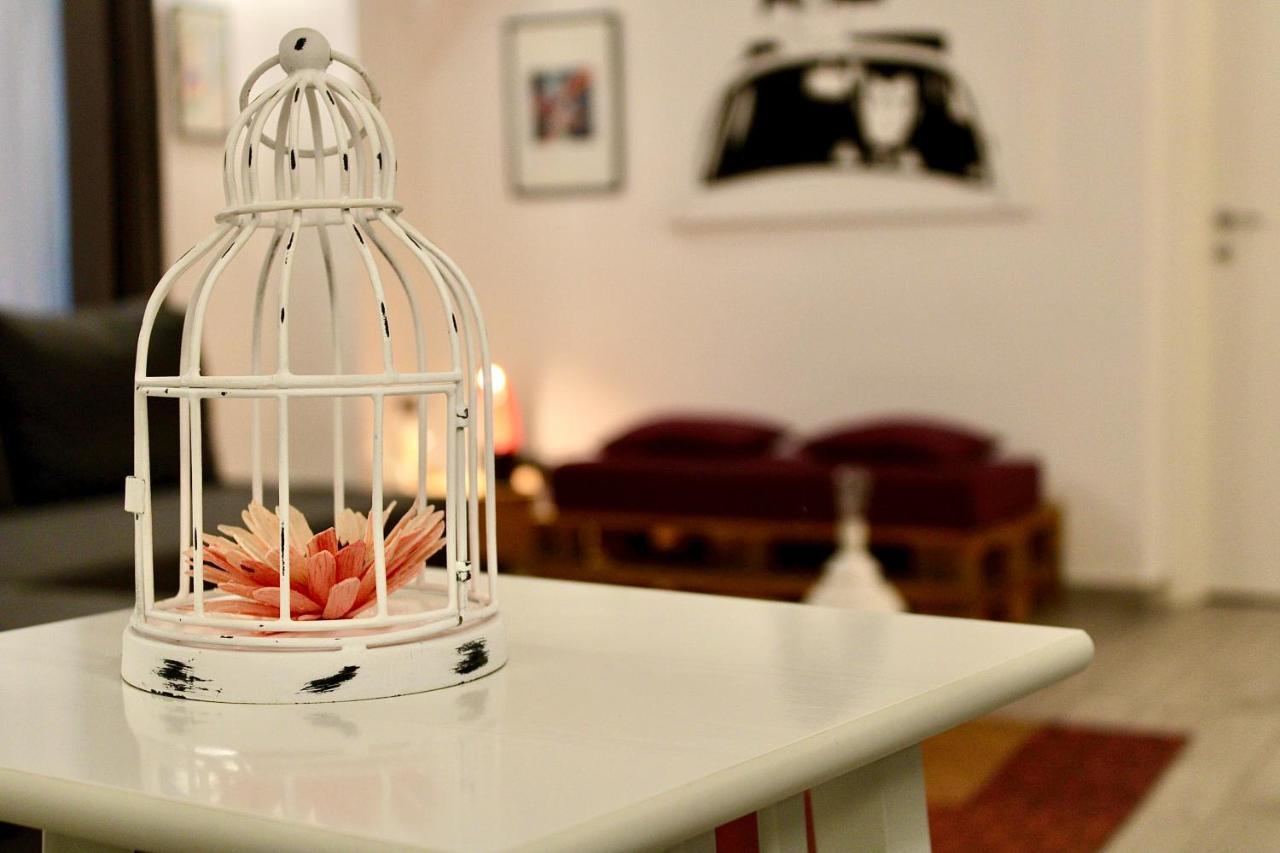 Vhome Exclusive Living Room Катания Екстериор снимка